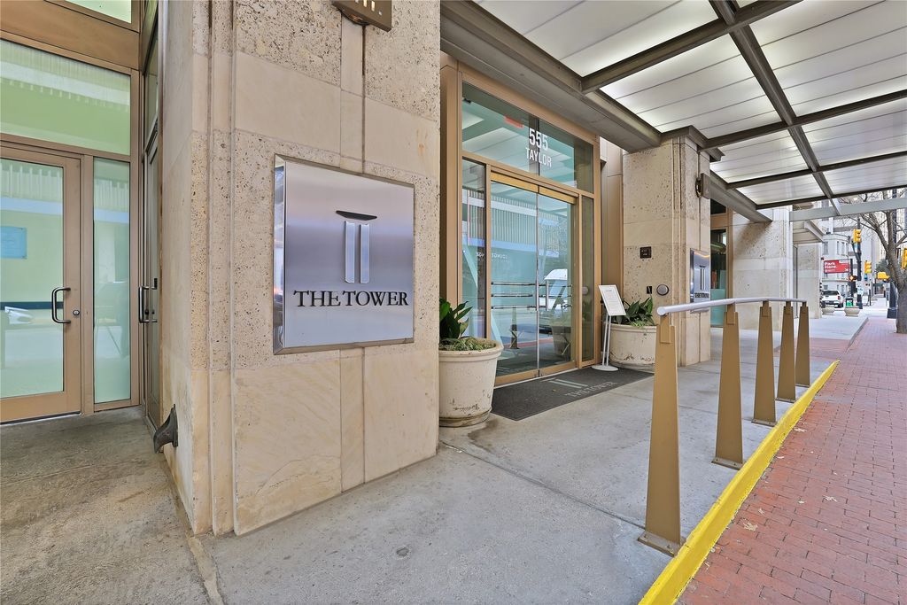 500 Throckmorton Street 1701, Fort Worth, TX 76102 — photo 2