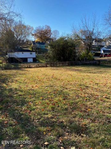 2520 Larkwood Lane, Knoxville, TN 37921