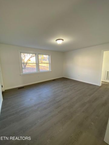 2520 Larkwood Lane, Knoxville, TN 37921