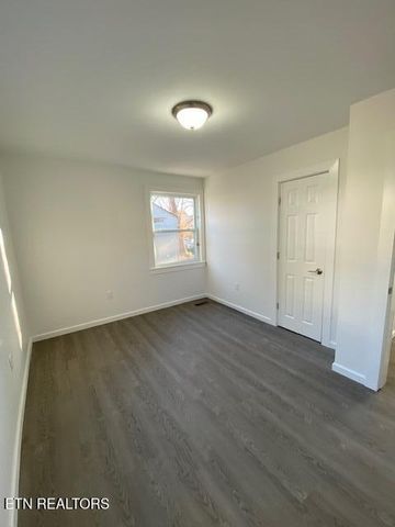 2520 Larkwood Lane, Knoxville, TN 37921