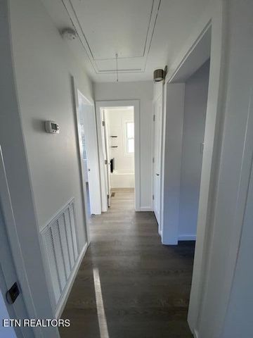 2520 Larkwood Lane, Knoxville, TN 37921