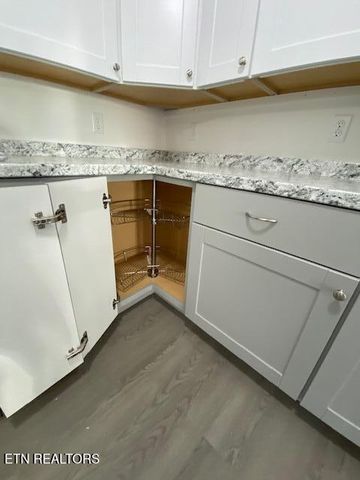 2520 Larkwood Lane, Knoxville, TN 37921