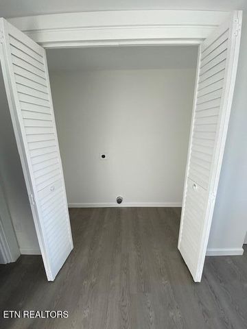 2520 Larkwood Lane, Knoxville, TN 37921