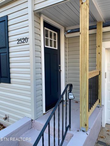 2520 Larkwood Lane, Knoxville, TN 37921