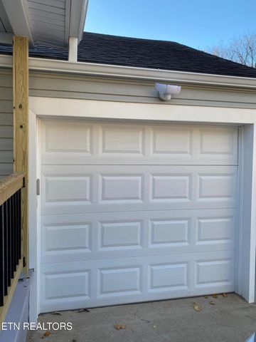 2520 Larkwood Lane, Knoxville, TN 37921