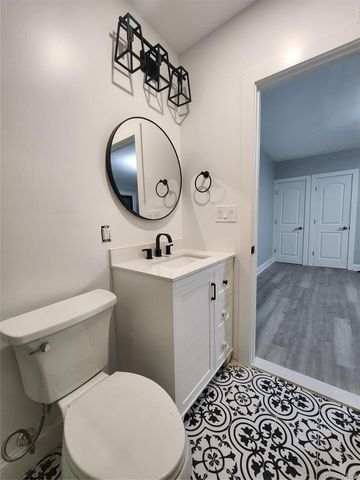 159 Cleveland Avenue A, Mineola, NY 11501