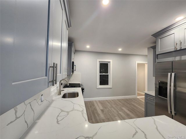 159 Cleveland Avenue A, Mineola, NY 11501