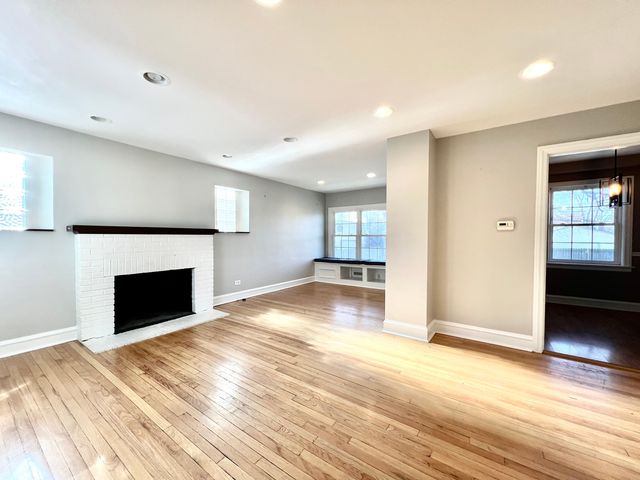 9210 S Trumbull Avenue, Evergreen Park, IL 60805