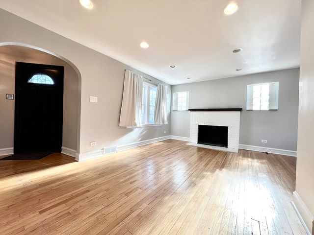 9210 S Trumbull Avenue, Evergreen Park, IL 60805