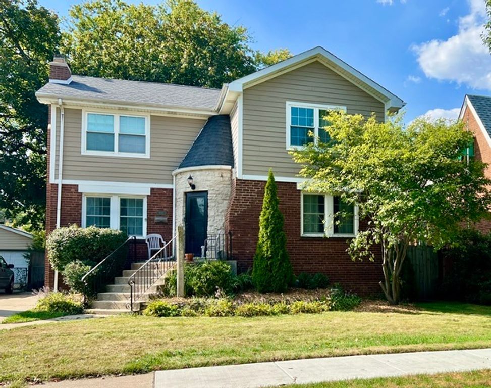 9210 S Trumbull Avenue, Evergreen Park, IL 60805