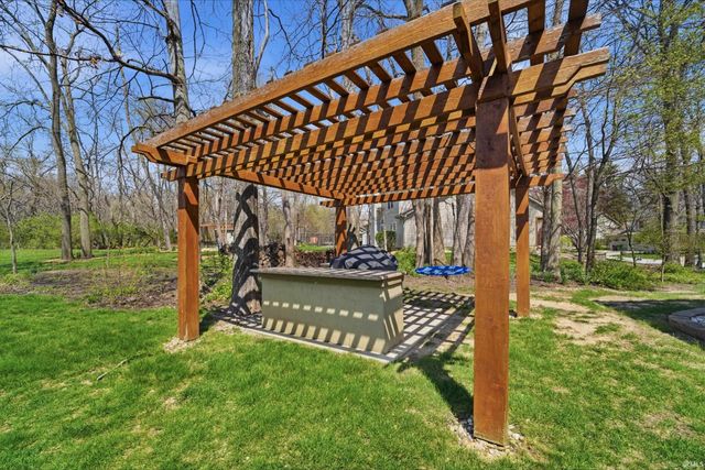 6124 Naschette Parkway, West Lafayette, IN 47906