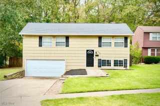 600 Silver Meadows Drive, Kent, OH 44240