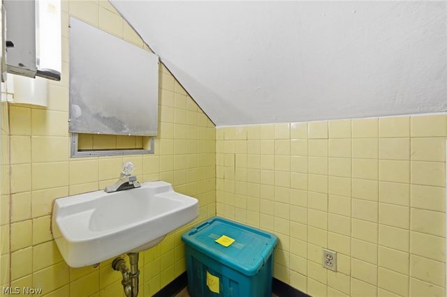 8608 Morton Avenue, Brooklyn, OH 44144