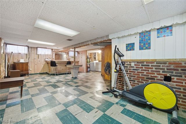 8608 Morton Avenue, Brooklyn, OH 44144