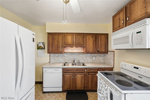8608 Morton Avenue, Brooklyn, OH 44144