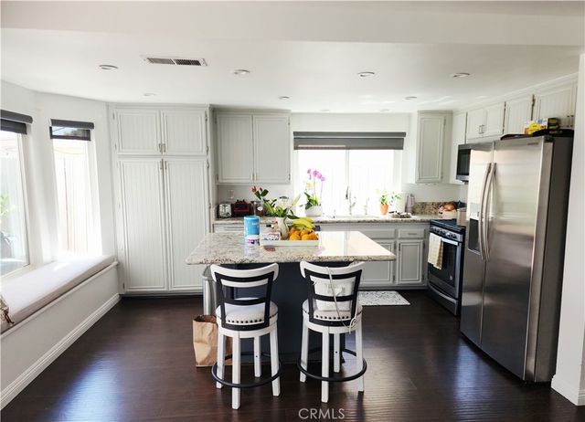 15608 Burt Court, Canyon Country, CA 91387