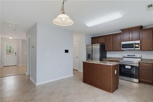1804 Pine Cove Court, Winston-salem, NC 27127