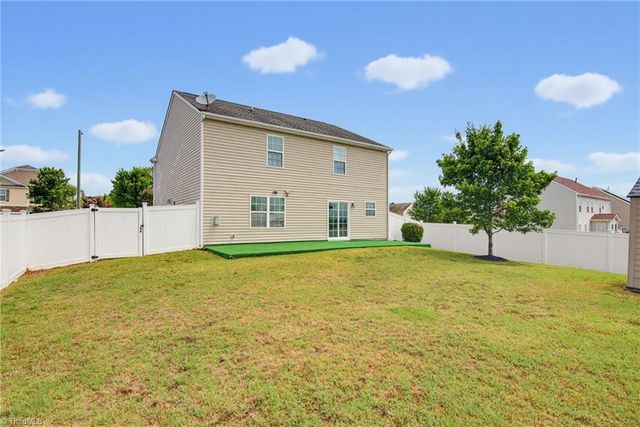 1804 Pine Cove Court, Winston-salem, NC 27127