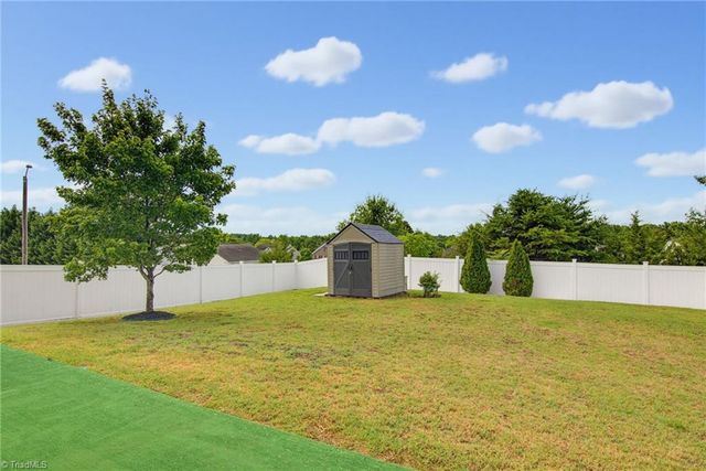 1804 Pine Cove Court, Winston-salem, NC 27127