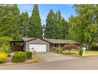 874 Ne 6TH Dr, Hillsboro, OR 97124