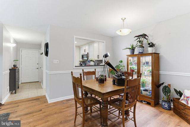 2205 HUNTERS RUN DR, Reston, VA 20191