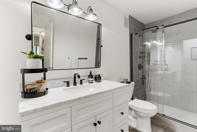 2205 HUNTERS RUN DR, Reston, VA 20191