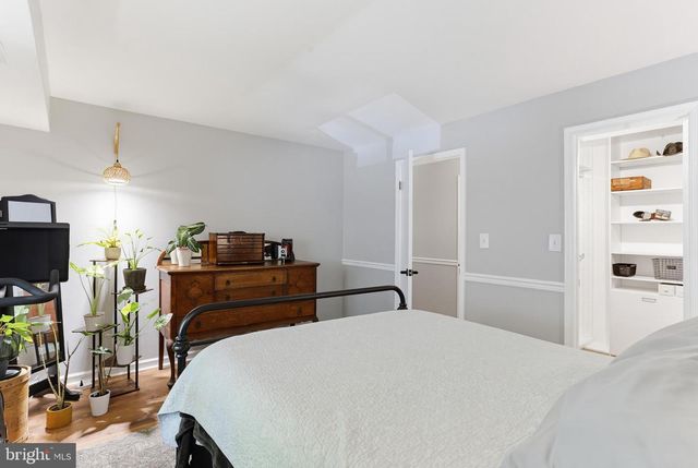 2205 HUNTERS RUN DR, Reston, VA 20191