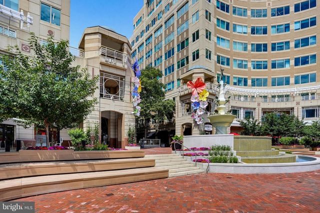 2205 HUNTERS RUN DR, Reston, VA 20191