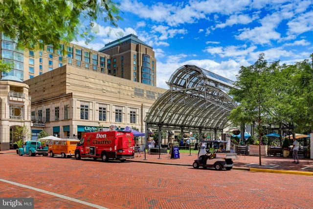 2205 HUNTERS RUN DR, Reston, VA 20191