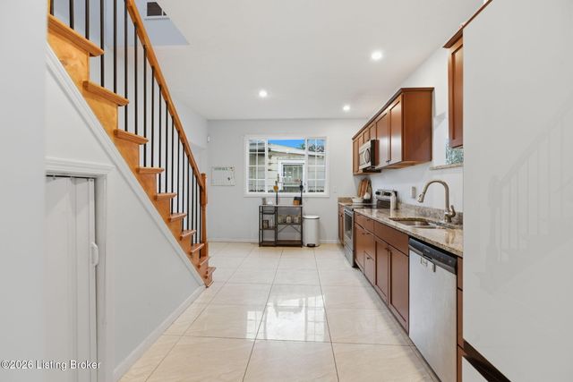 3420 Vetter Ave, Louisville, KY 40215