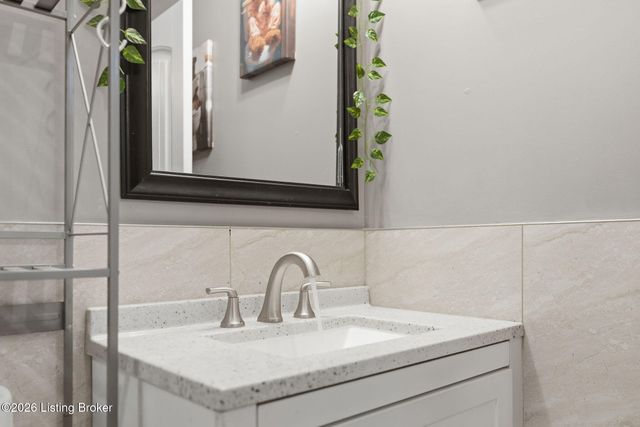 3420 Vetter Ave, Louisville, KY 40215