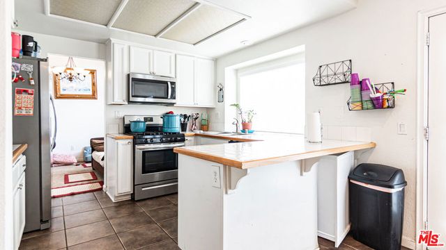 11504 Bell Tower Drive, Fontana, CA 92337