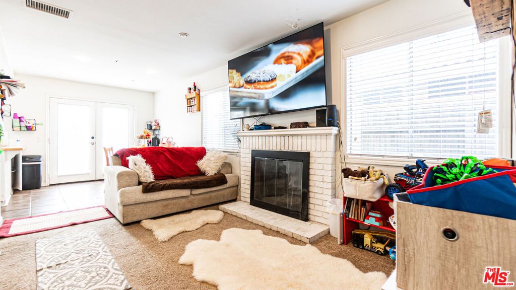 Image 15 of property listing at 11504 Bell Tower Drive, Fontana, CA 92337