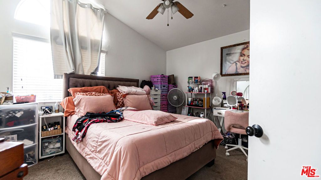 Image 20 of property listing at 11504 Bell Tower Drive, Fontana, CA 92337