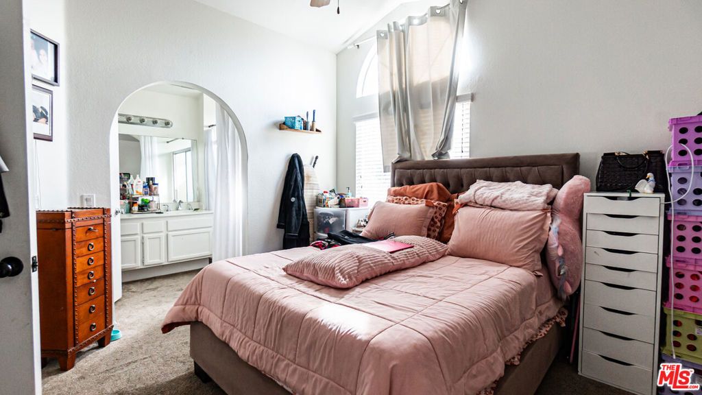 Image 21 of property listing at 11504 Bell Tower Drive, Fontana, CA 92337