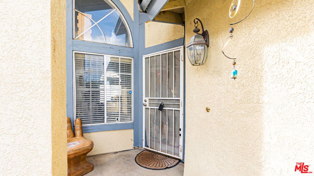 Image 4 of property listing at 11504 Bell Tower Drive, Fontana, CA 92337