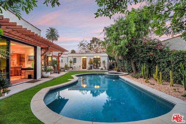 742 N June Street, Los Angeles, CA 90038