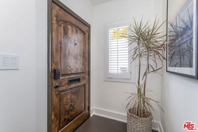 742 N June Street, Los Angeles, CA 90038