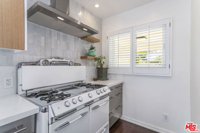 742 N June Street, Los Angeles, CA 90038