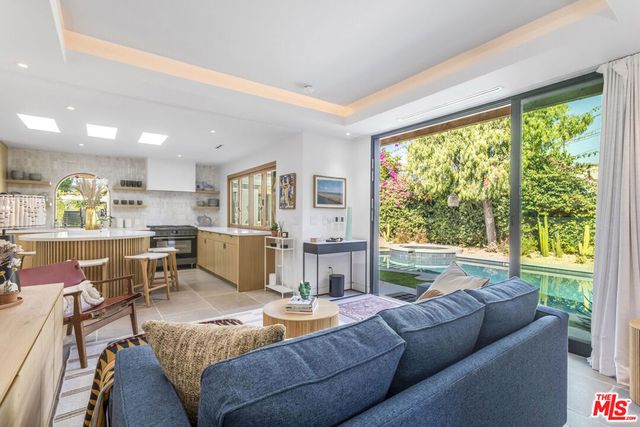 742 N June Street, Los Angeles, CA 90038