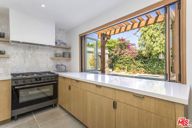 742 N June Street, Los Angeles, CA 90038