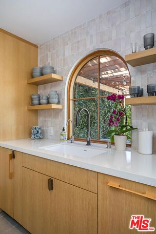 742 N June Street, Los Angeles, CA 90038