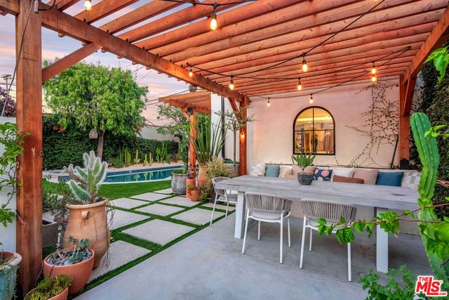 742 N June Street, Los Angeles, CA 90038