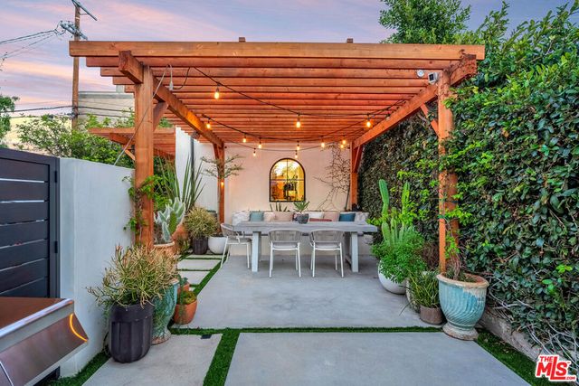 742 N June Street, Los Angeles, CA 90038