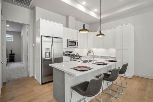 5233 Hillman Street B, Houston, TX 77023