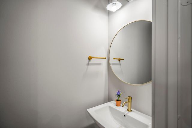 5233 Hillman Street B, Houston, TX 77023