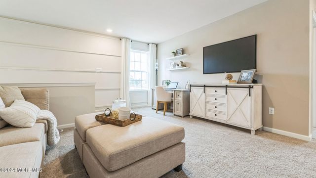 56 Victoria Gardens Square, Neptune Township, NJ 07753