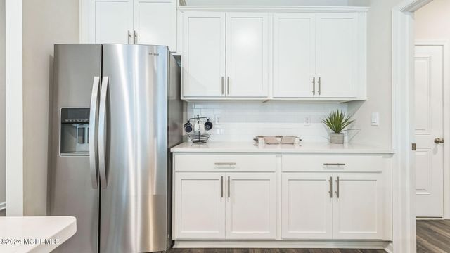 56 Victoria Gardens Square, Neptune Township, NJ 07753