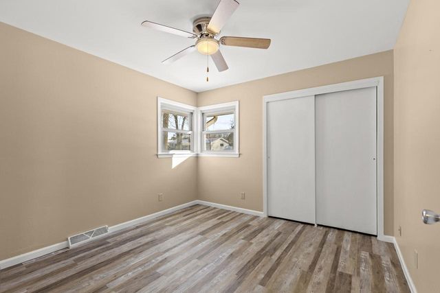 7140 N 48th STREET, Milwaukee, WI 53223