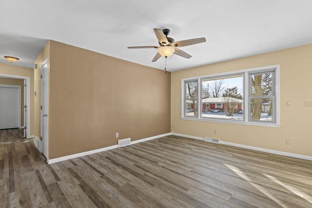 7140 N 48th STREET, Milwaukee, WI 53223